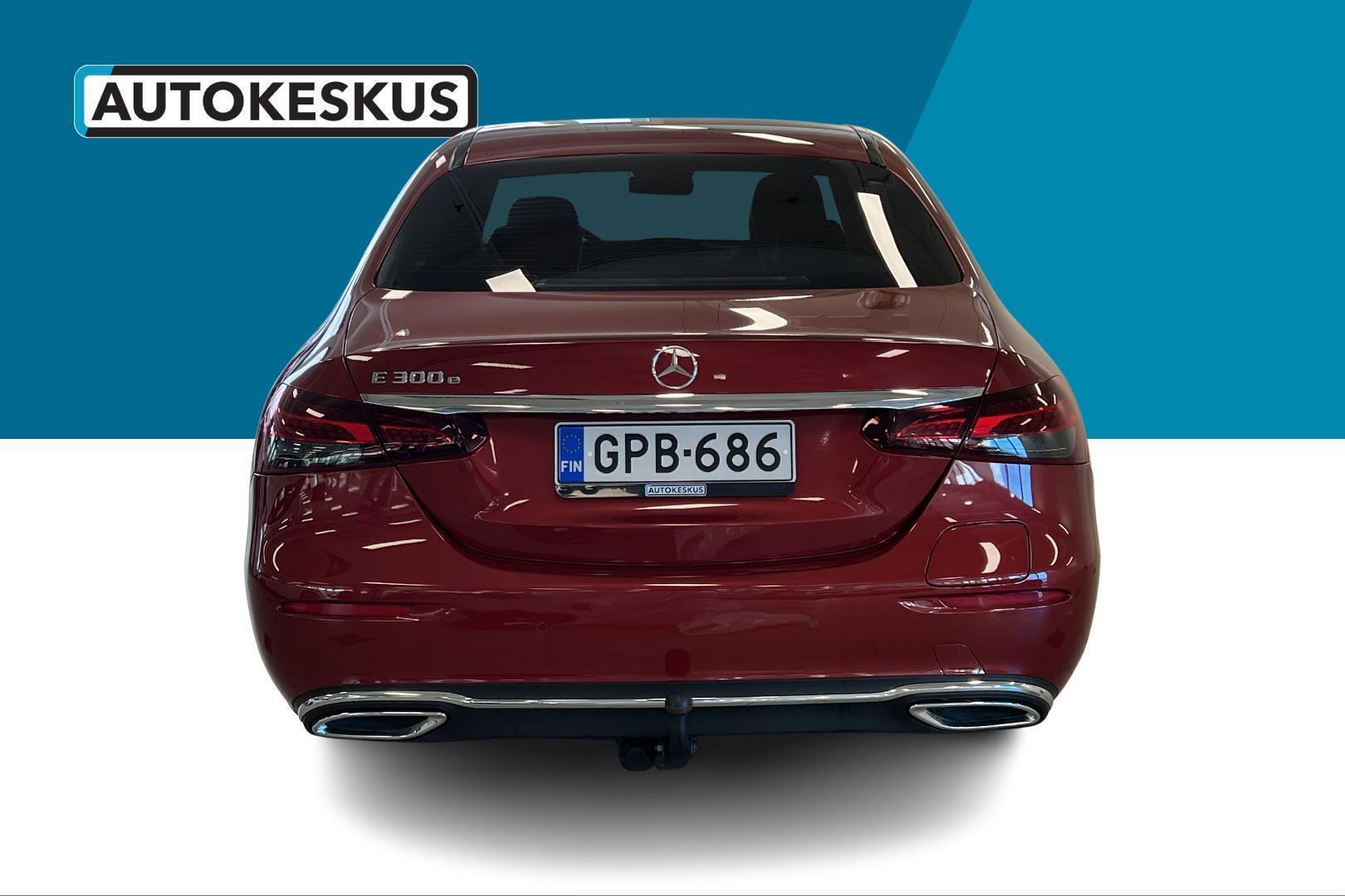 MERCEDES-BENZ E 2022