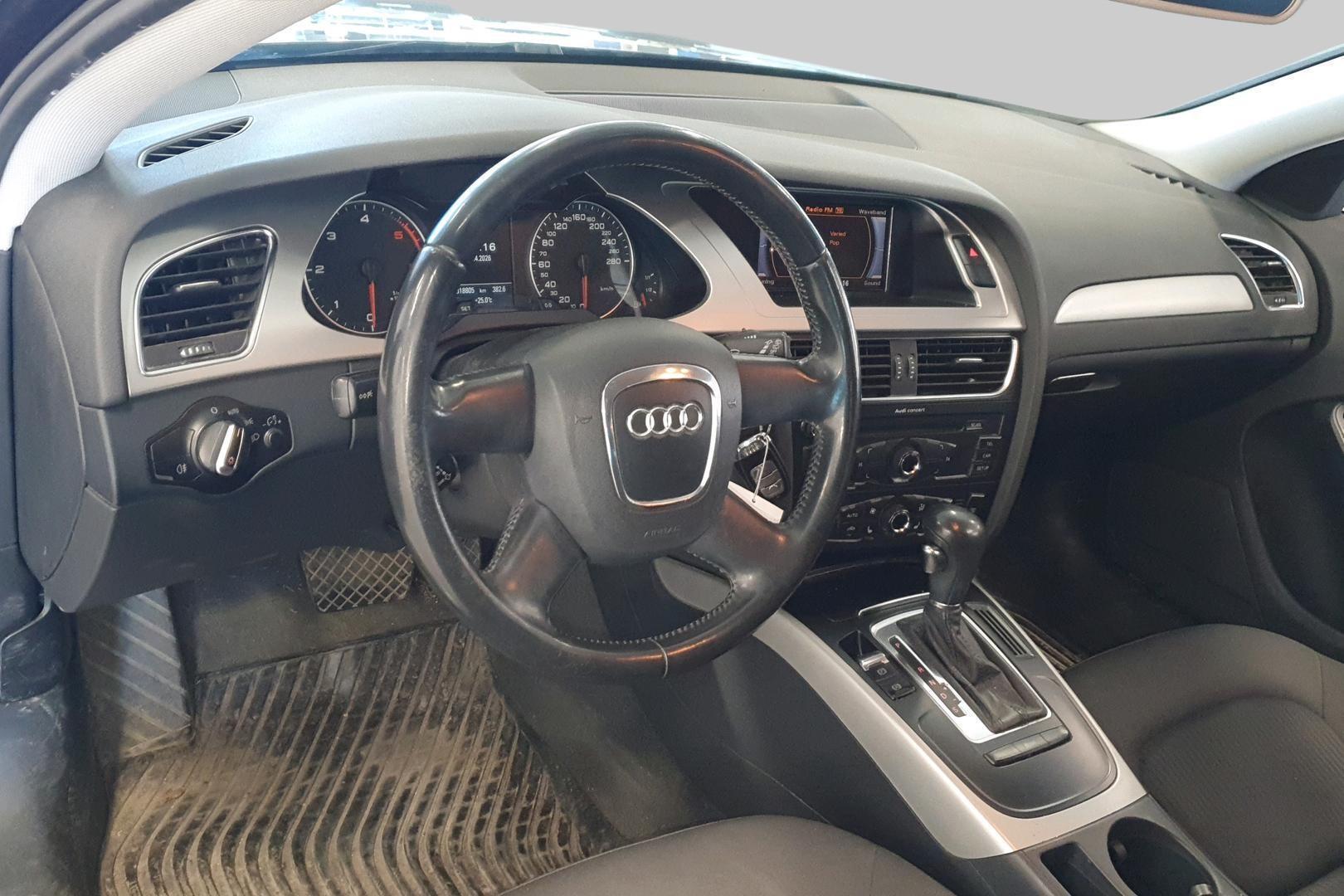 AUDI A4 2011