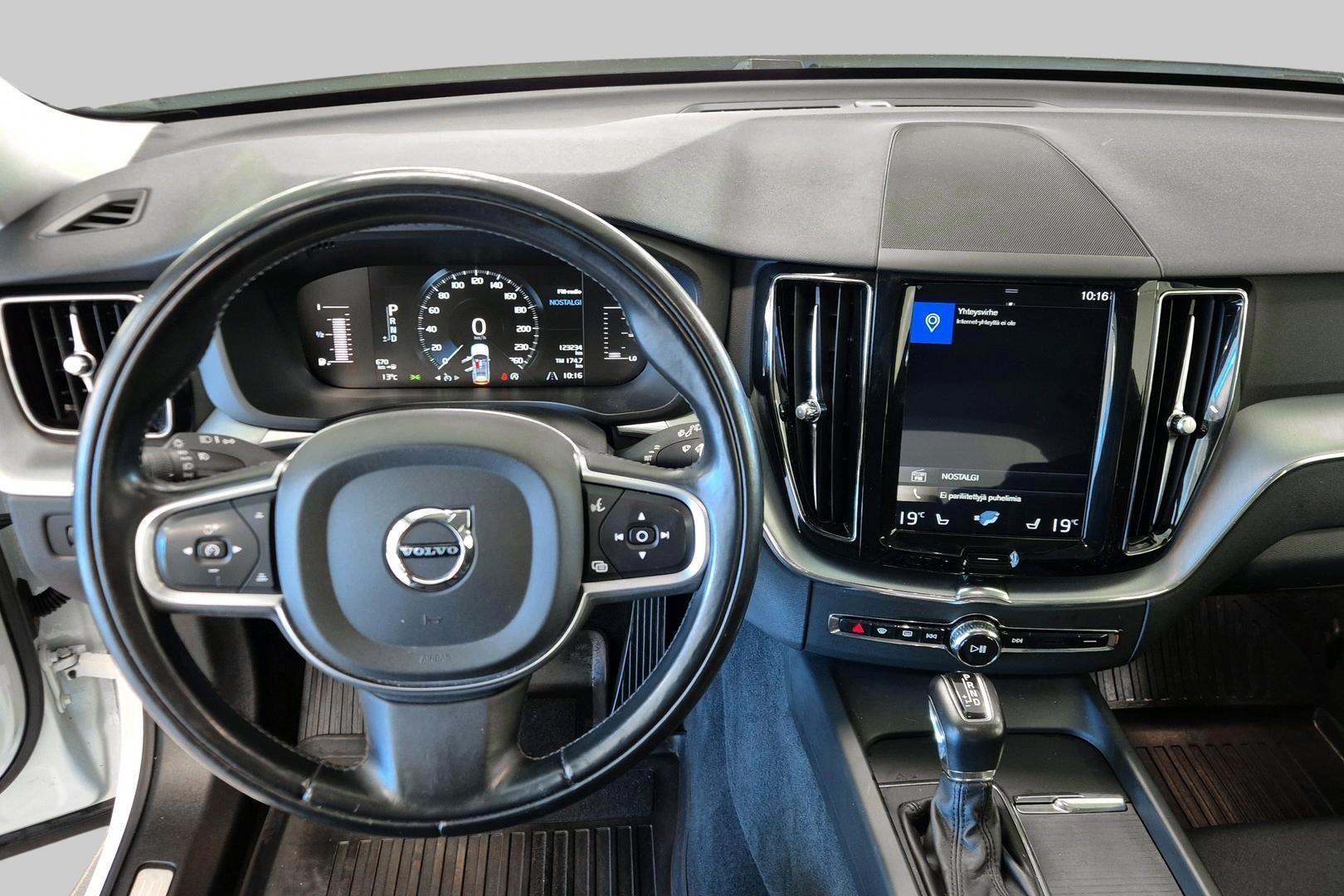 VOLVO XC60 11