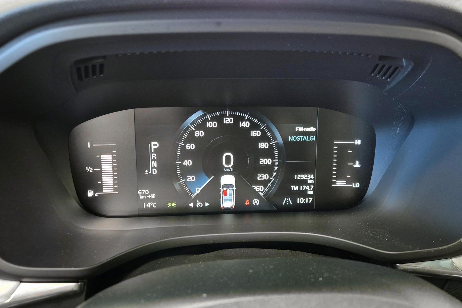 VOLVO XC60 14