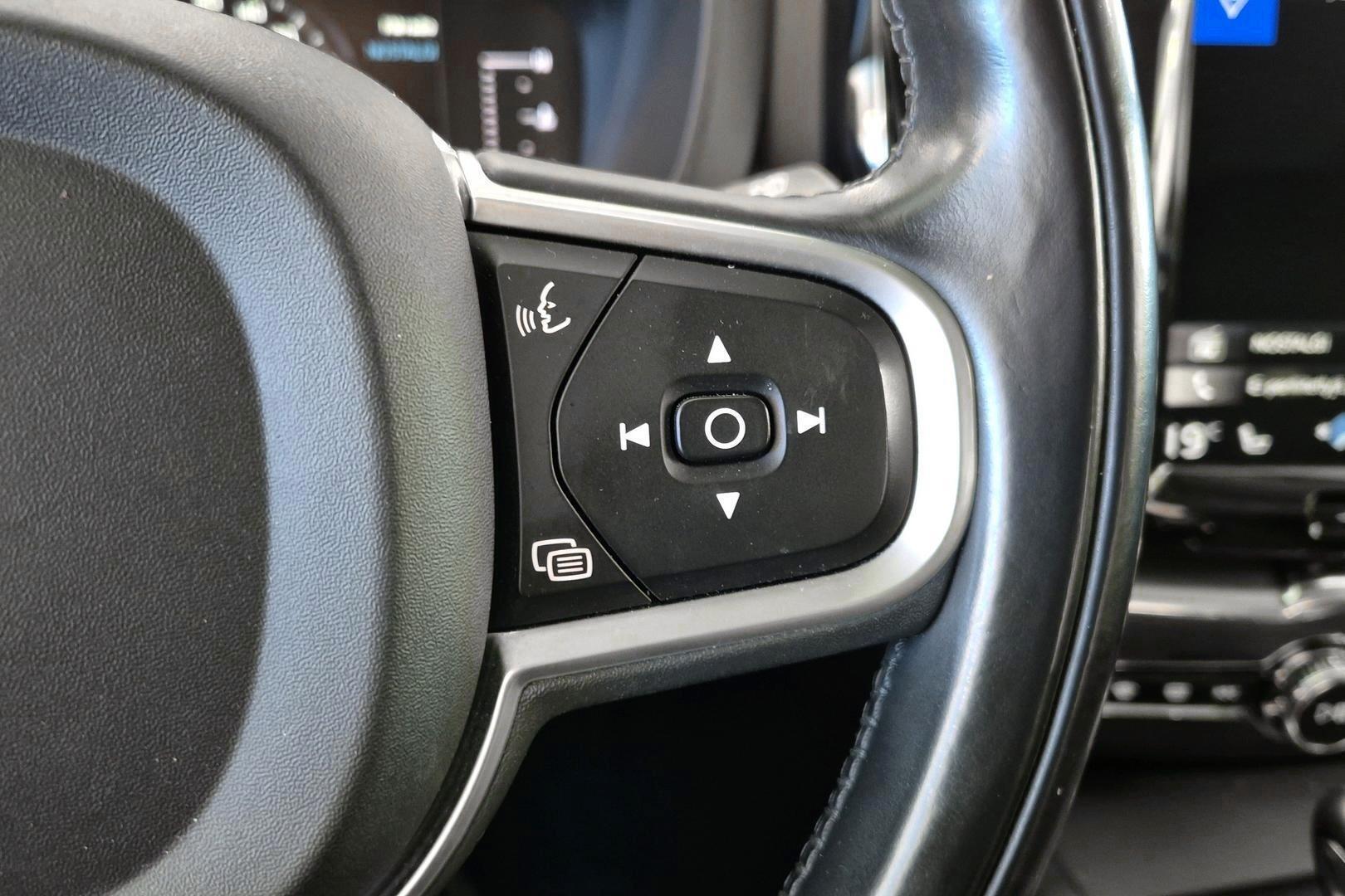 VOLVO XC60 18