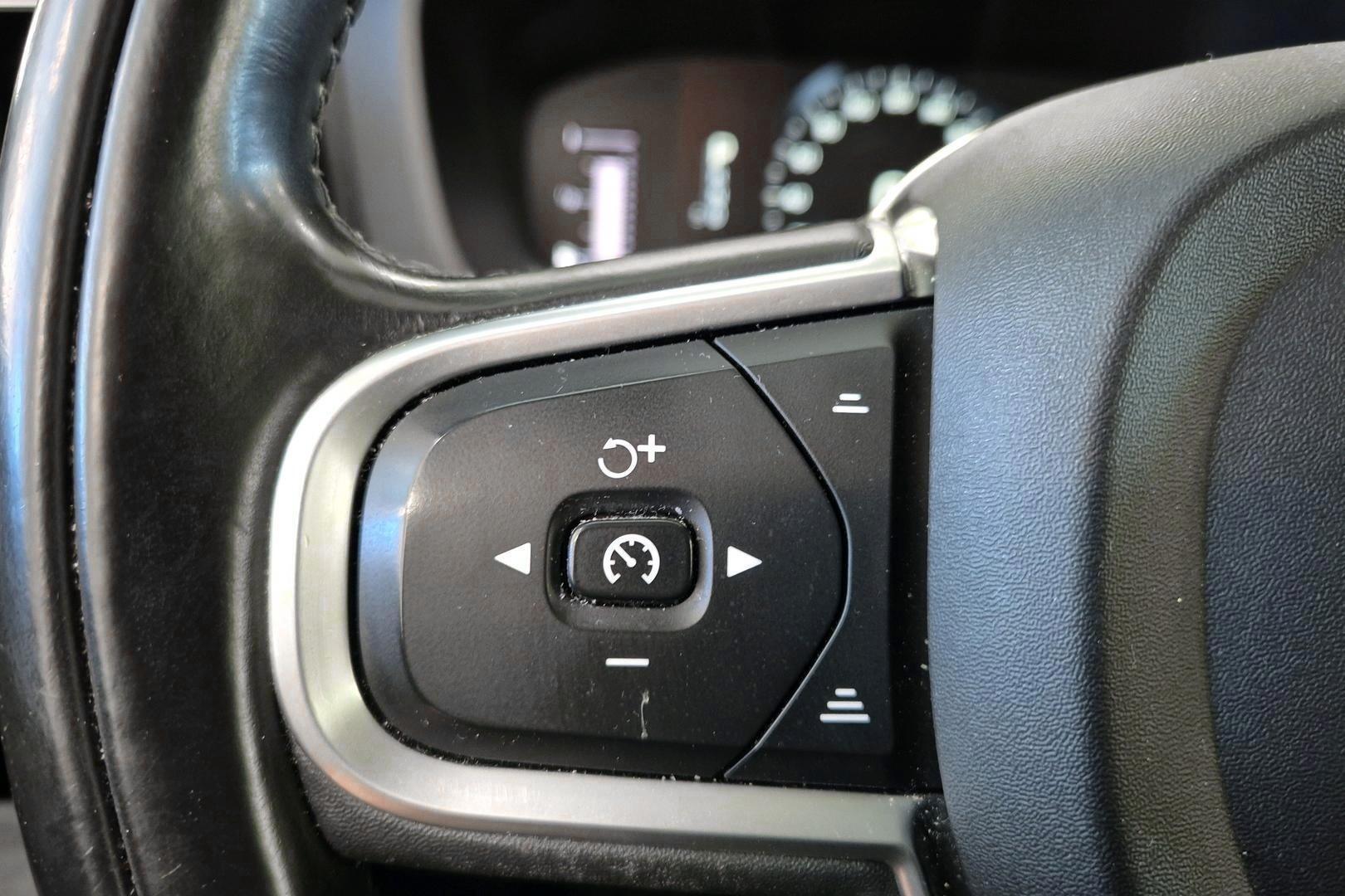 VOLVO XC60 19