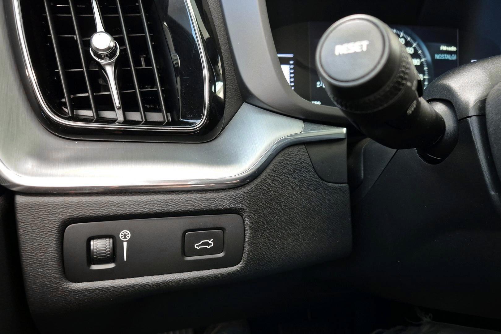 VOLVO XC60 21