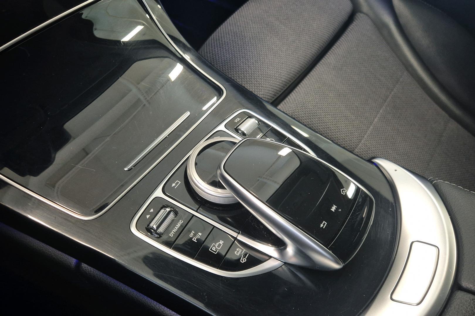MERCEDES-BENZ C 2020