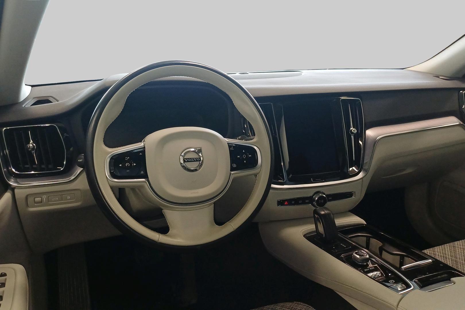 VOLVO V60 2021