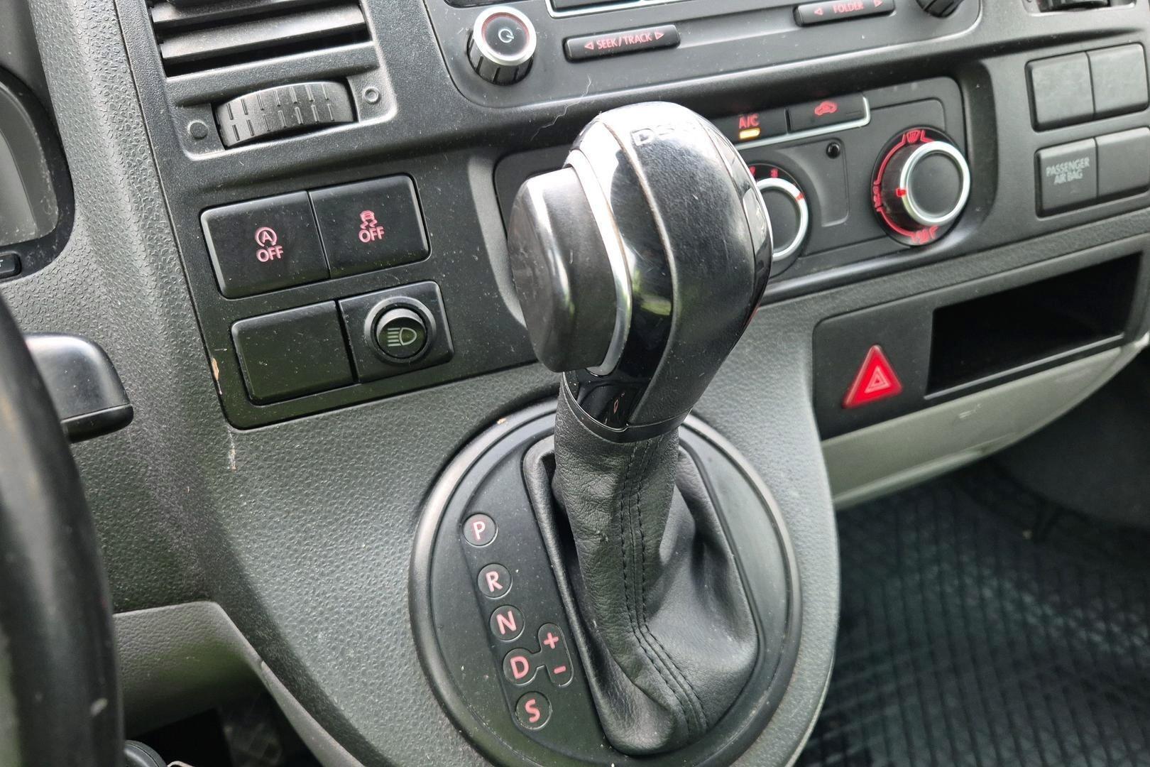 VOLKSWAGEN Transporter 2014