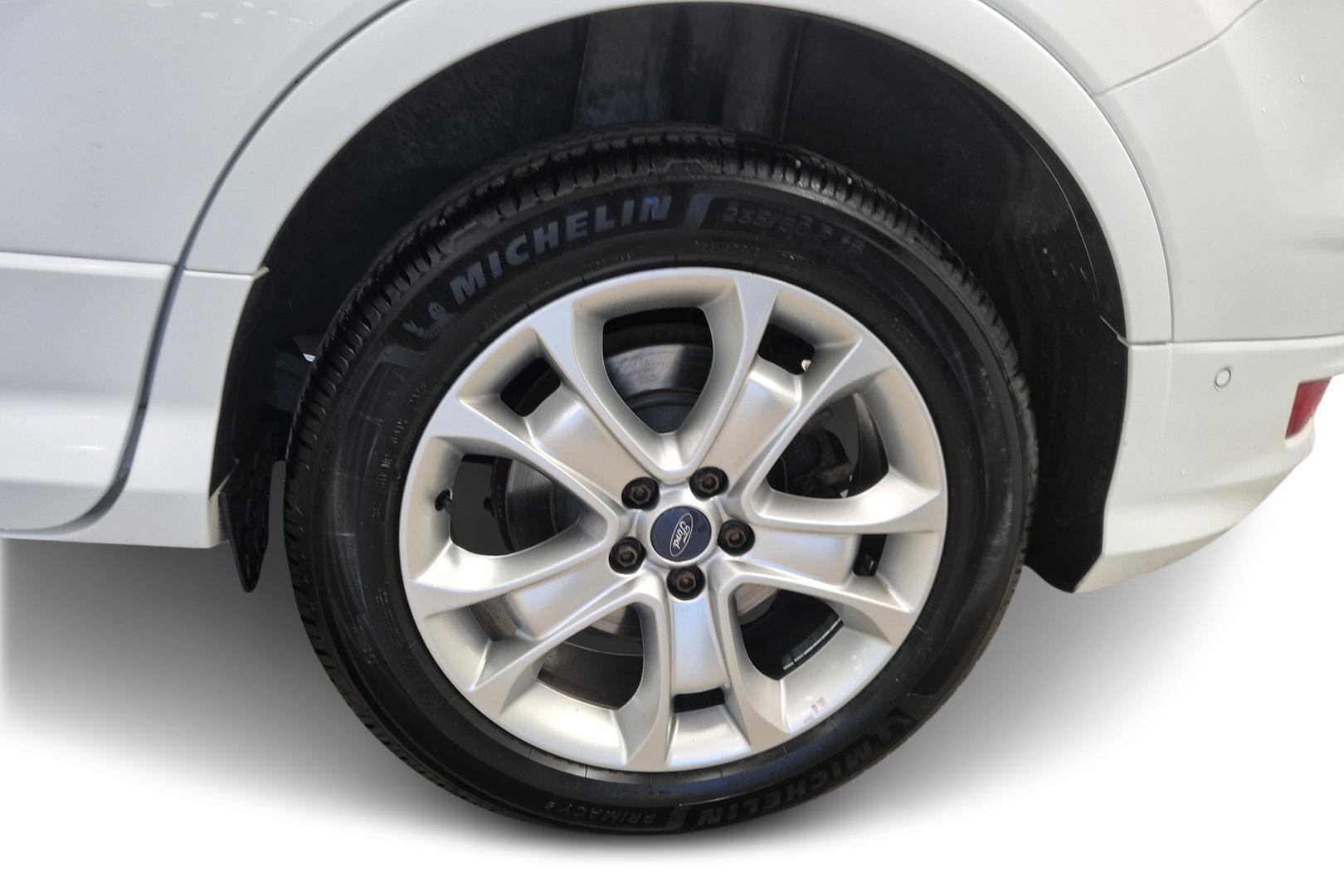 FORD Kuga 13