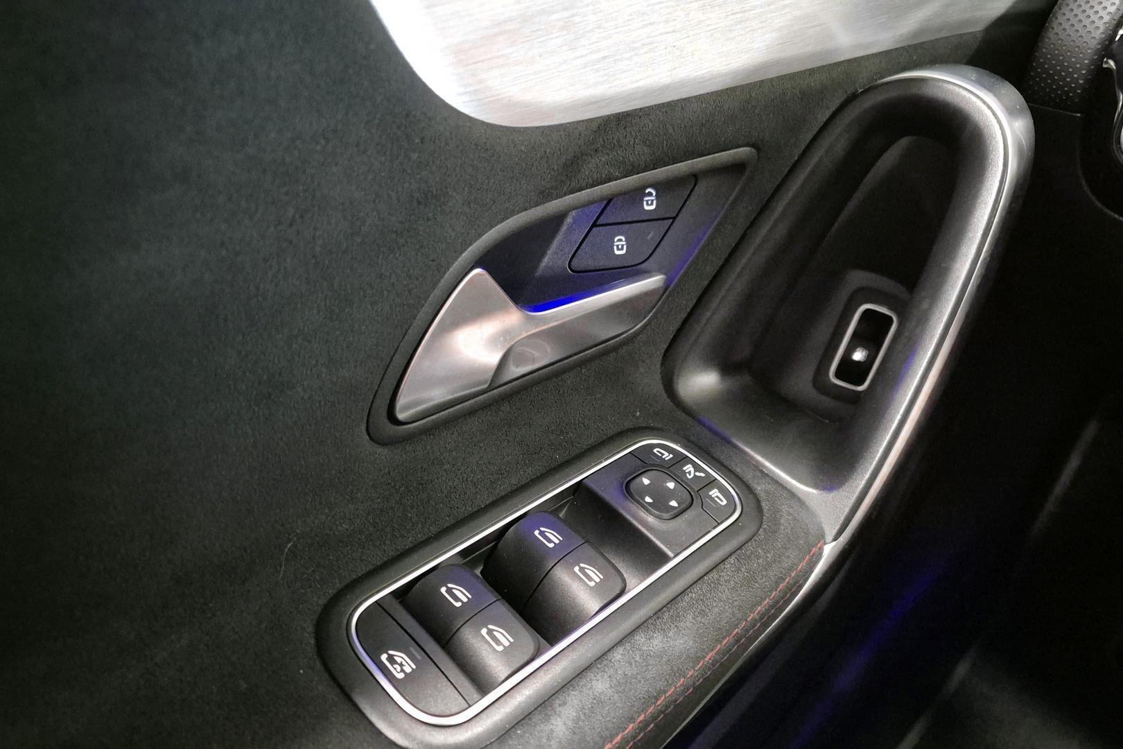 MERCEDES-BENZ CLA 2021