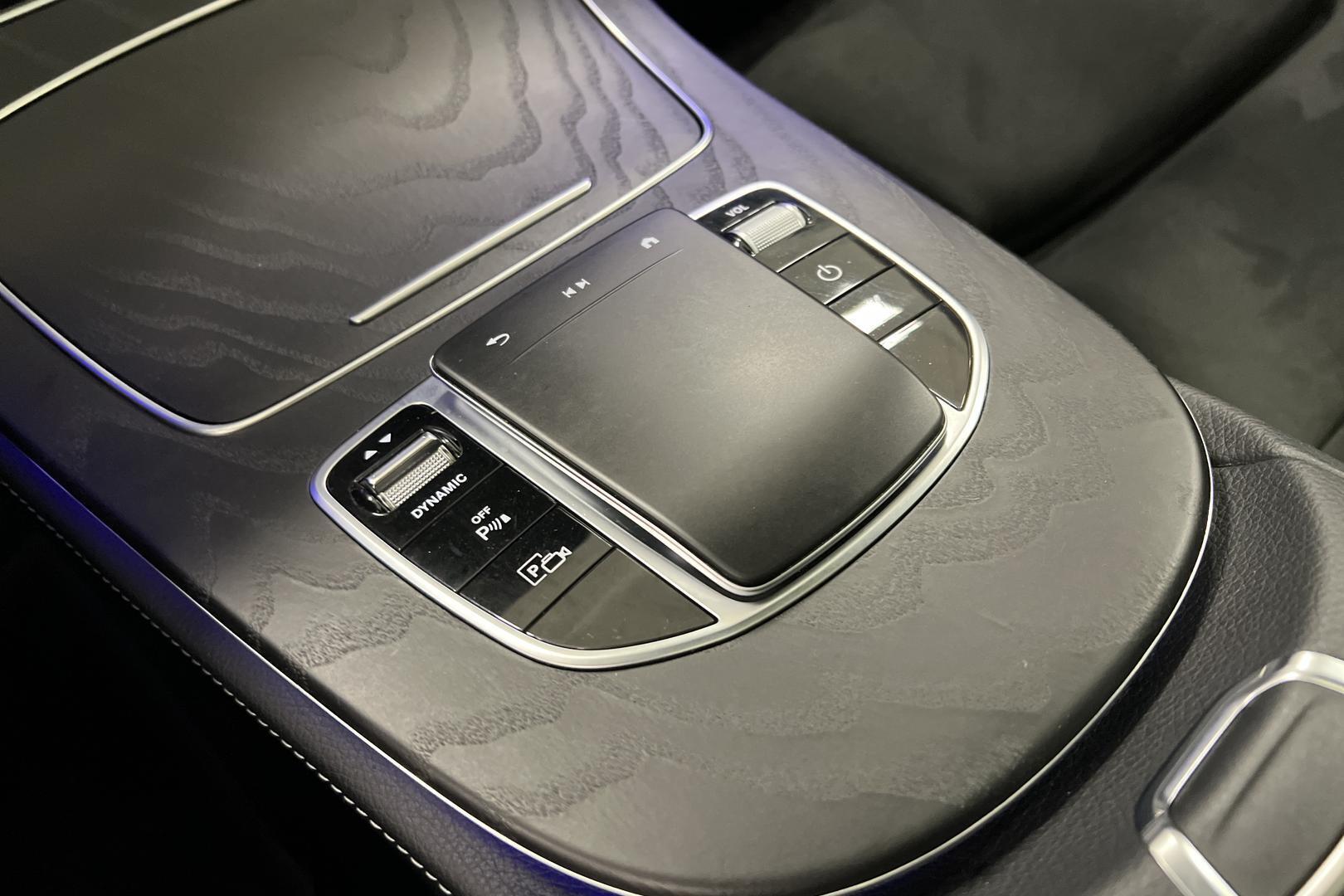 MERCEDES-BENZ E 2022