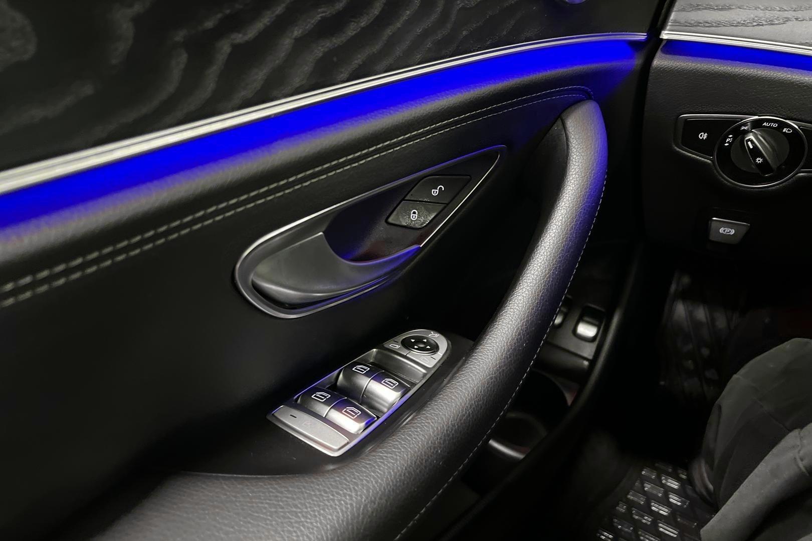 MERCEDES-BENZ E 2022