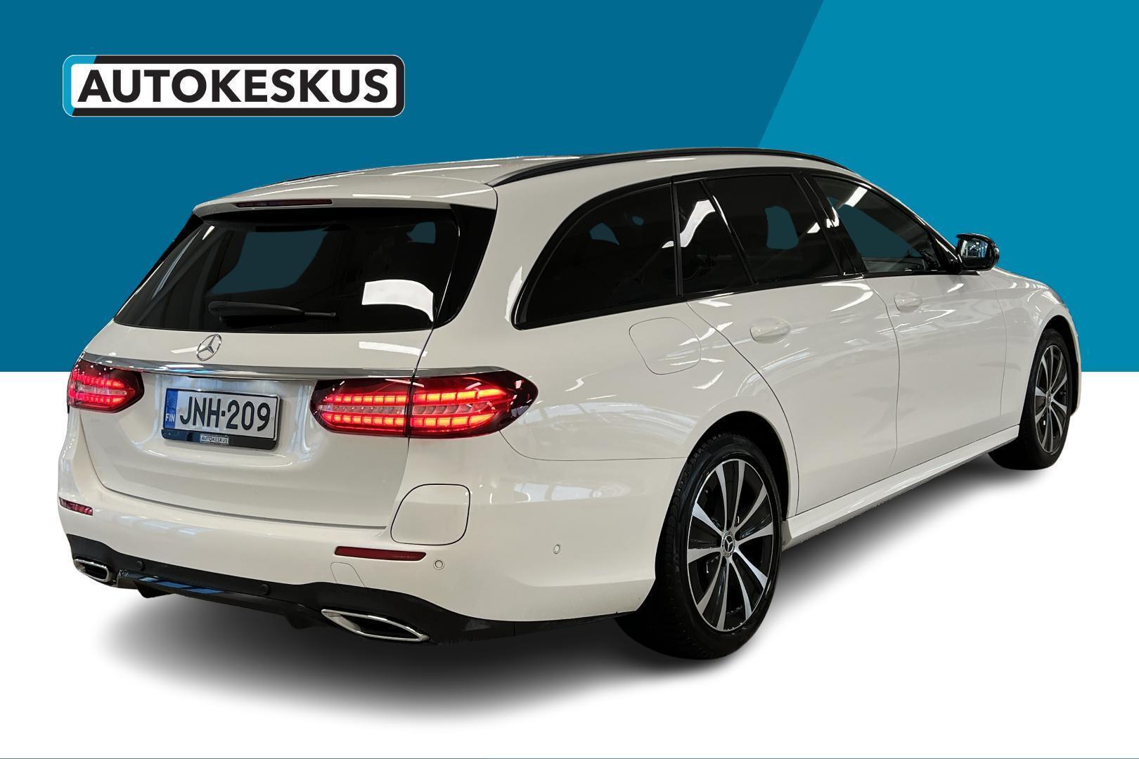 MERCEDES-BENZ E 2022