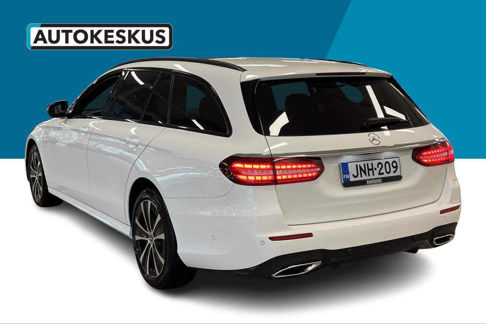 MERCEDES-BENZ E 2022