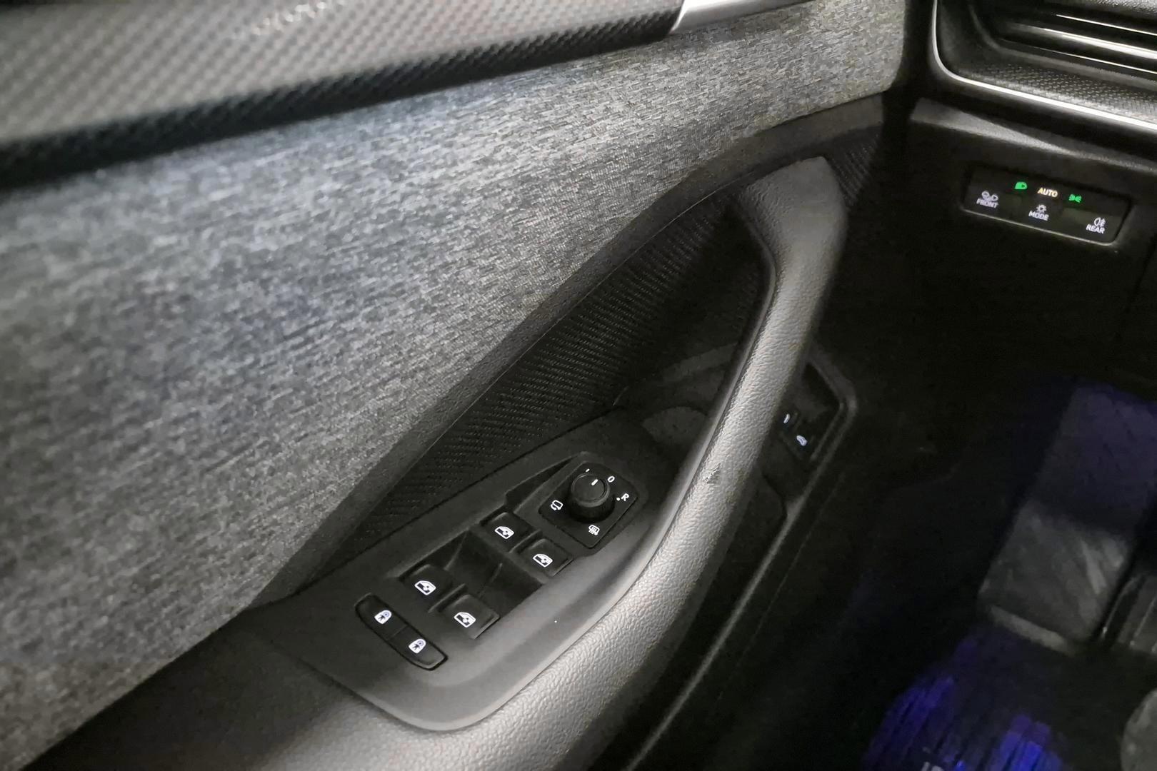 SKODA Superb 19