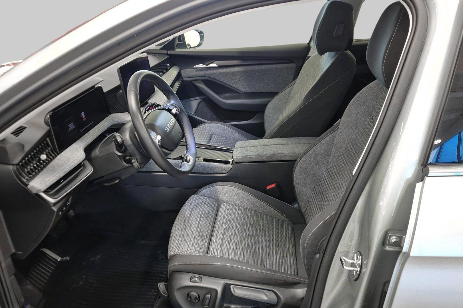 SKODA Superb 9
