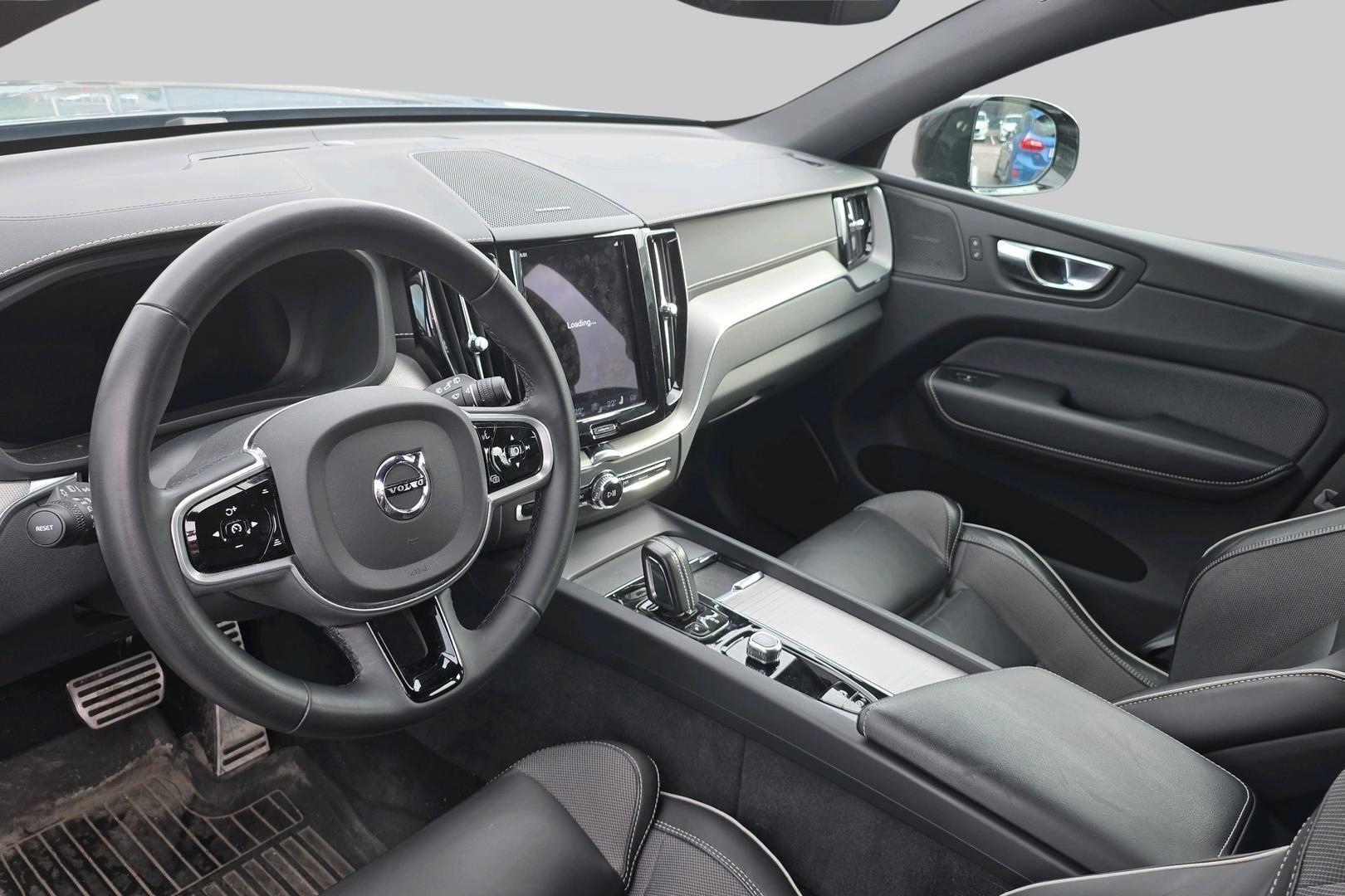 VOLVO XC60 2022