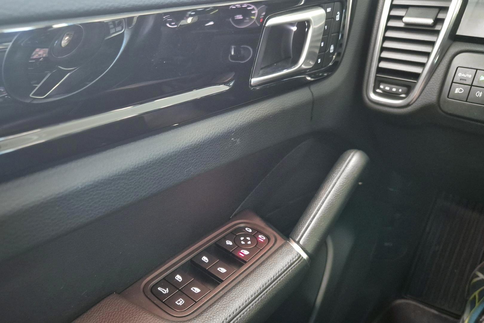 PORSCHE Cayenne 2022