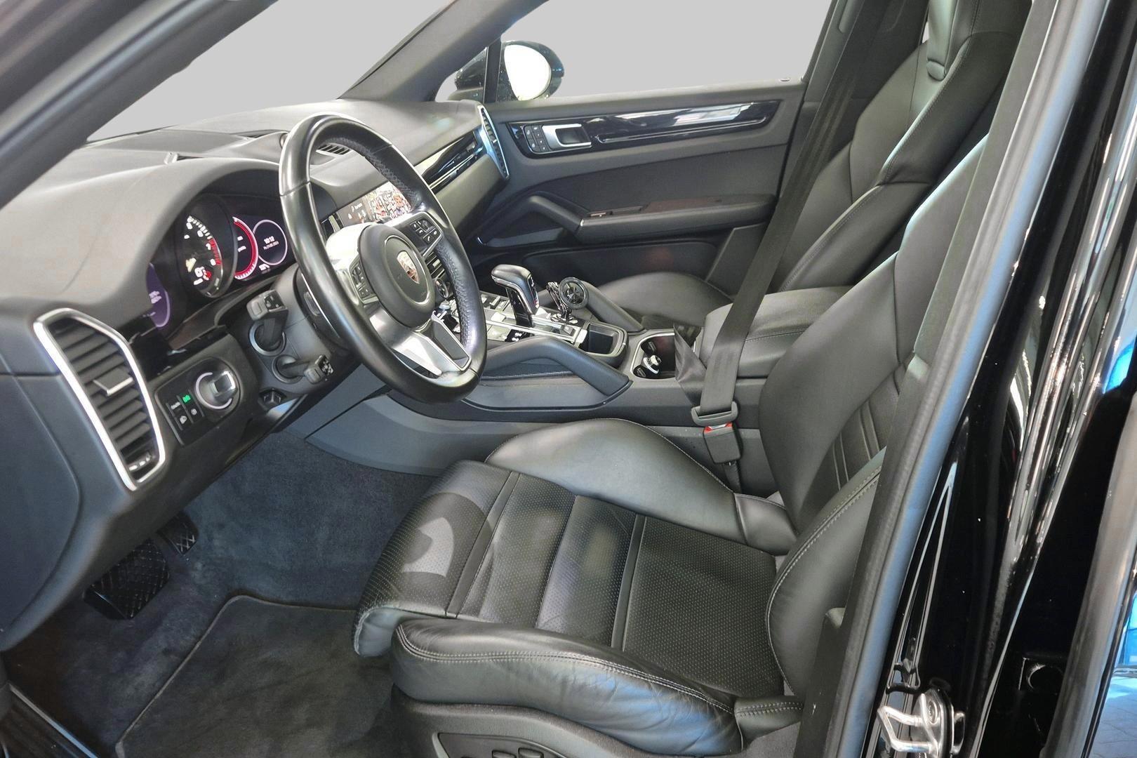 PORSCHE Cayenne 2022