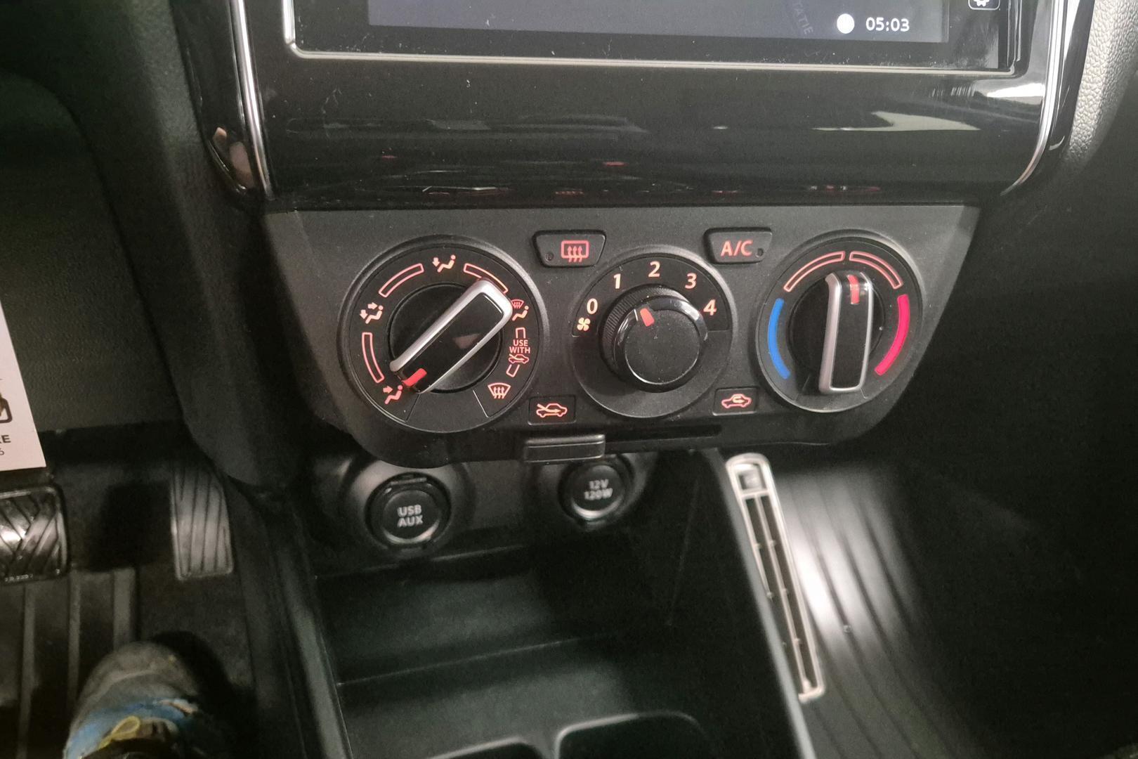 SUZUKI Swift 2017