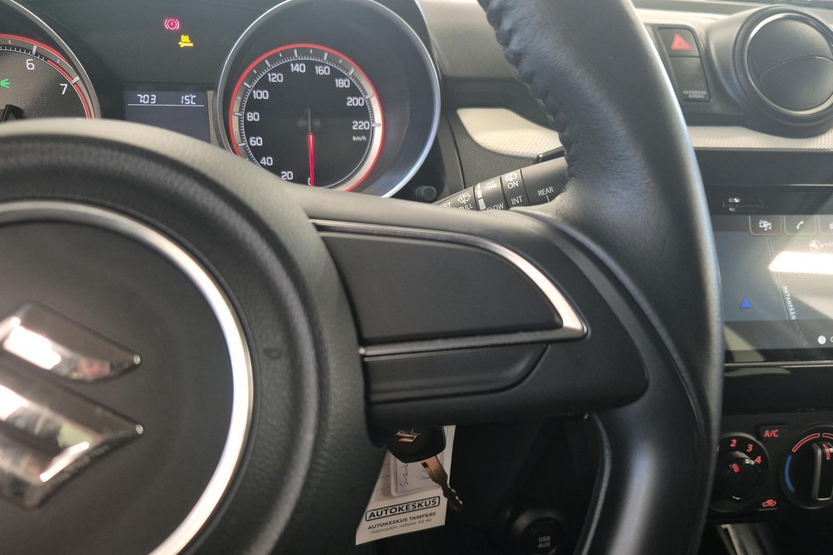 SUZUKI Swift 2017