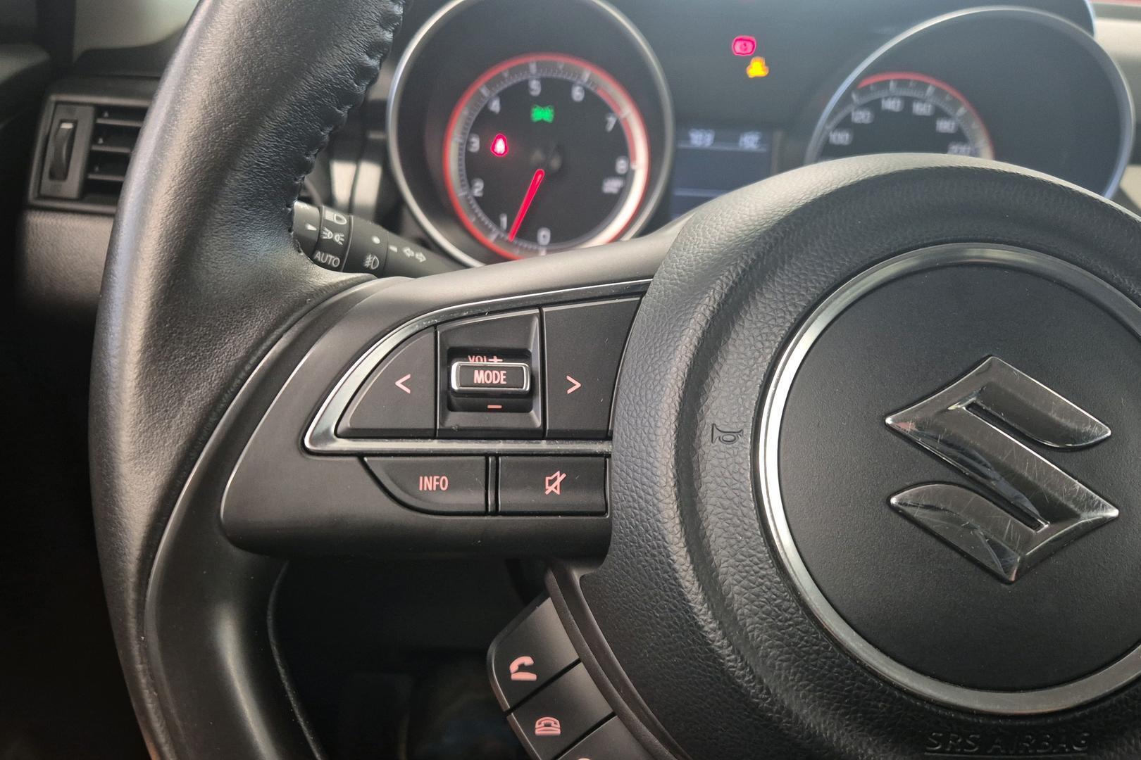 SUZUKI Swift 2017