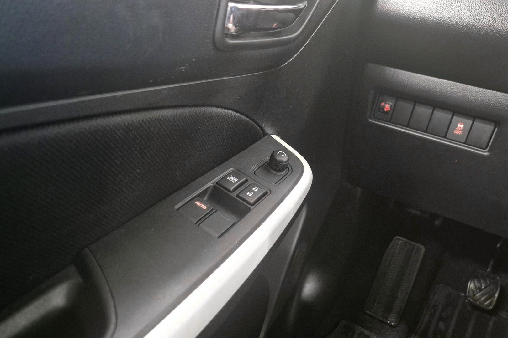 SUZUKI Swift 2017