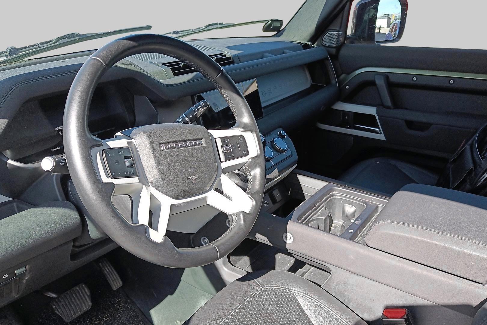 LAND ROVER Defender 2023