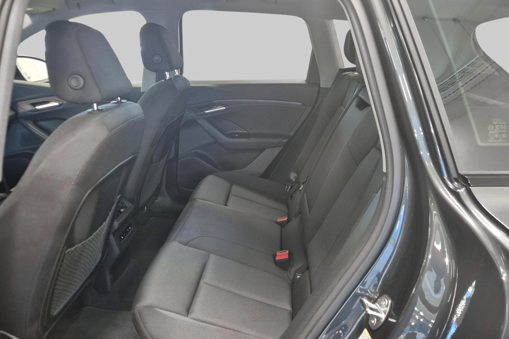 AUDI Q6 e-tron 10