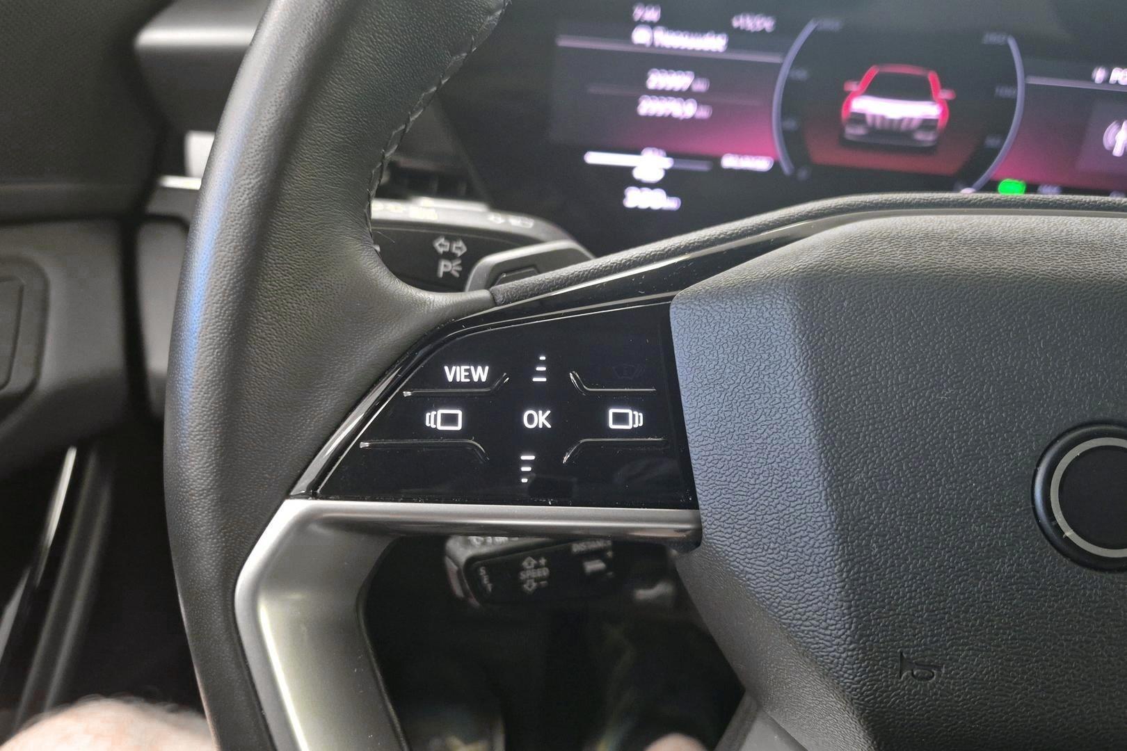 AUDI Q6 e-tron 18