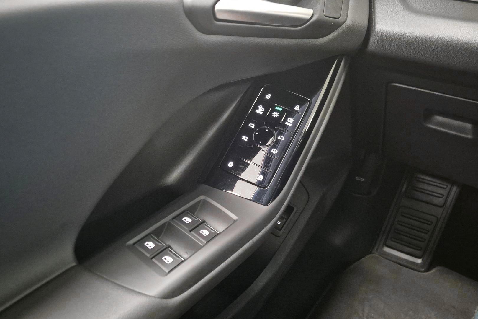 AUDI Q6 e-tron 19