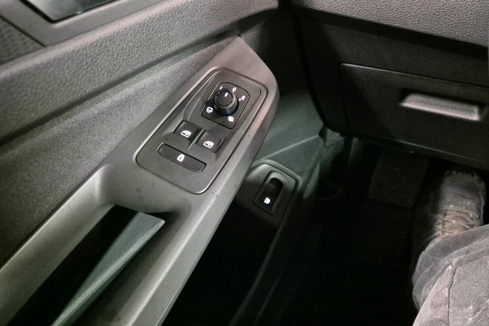 FORD Grand Tourneo Connect 2025