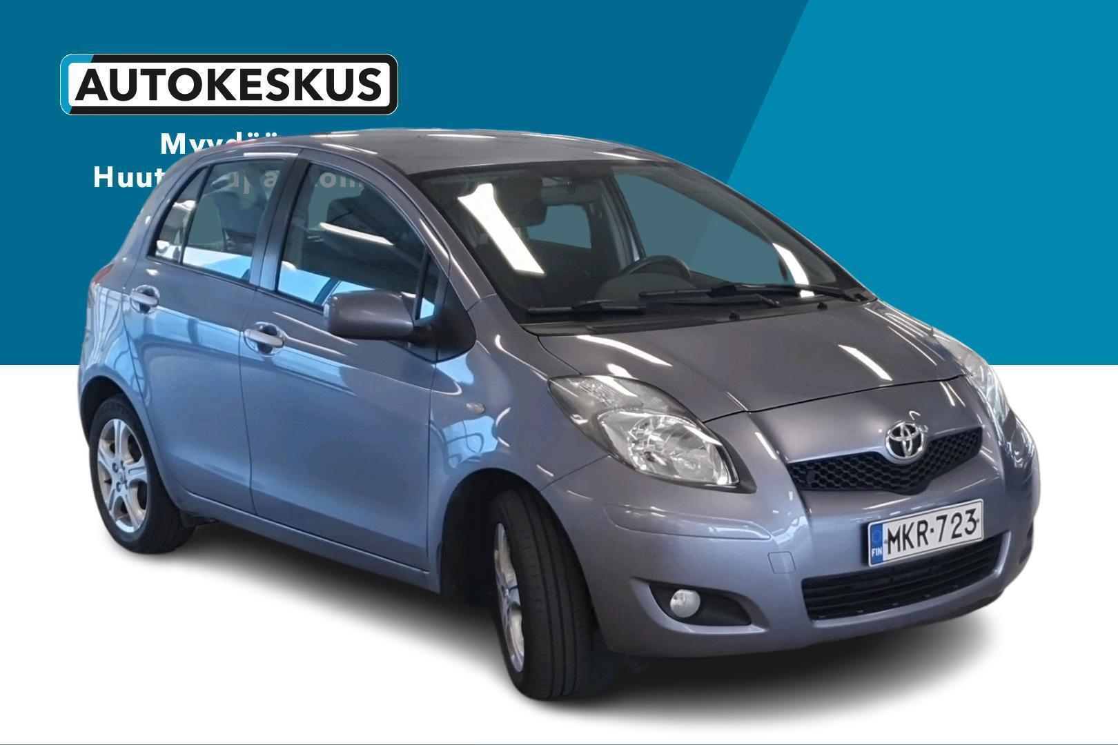 TOYOTA Yaris 2011