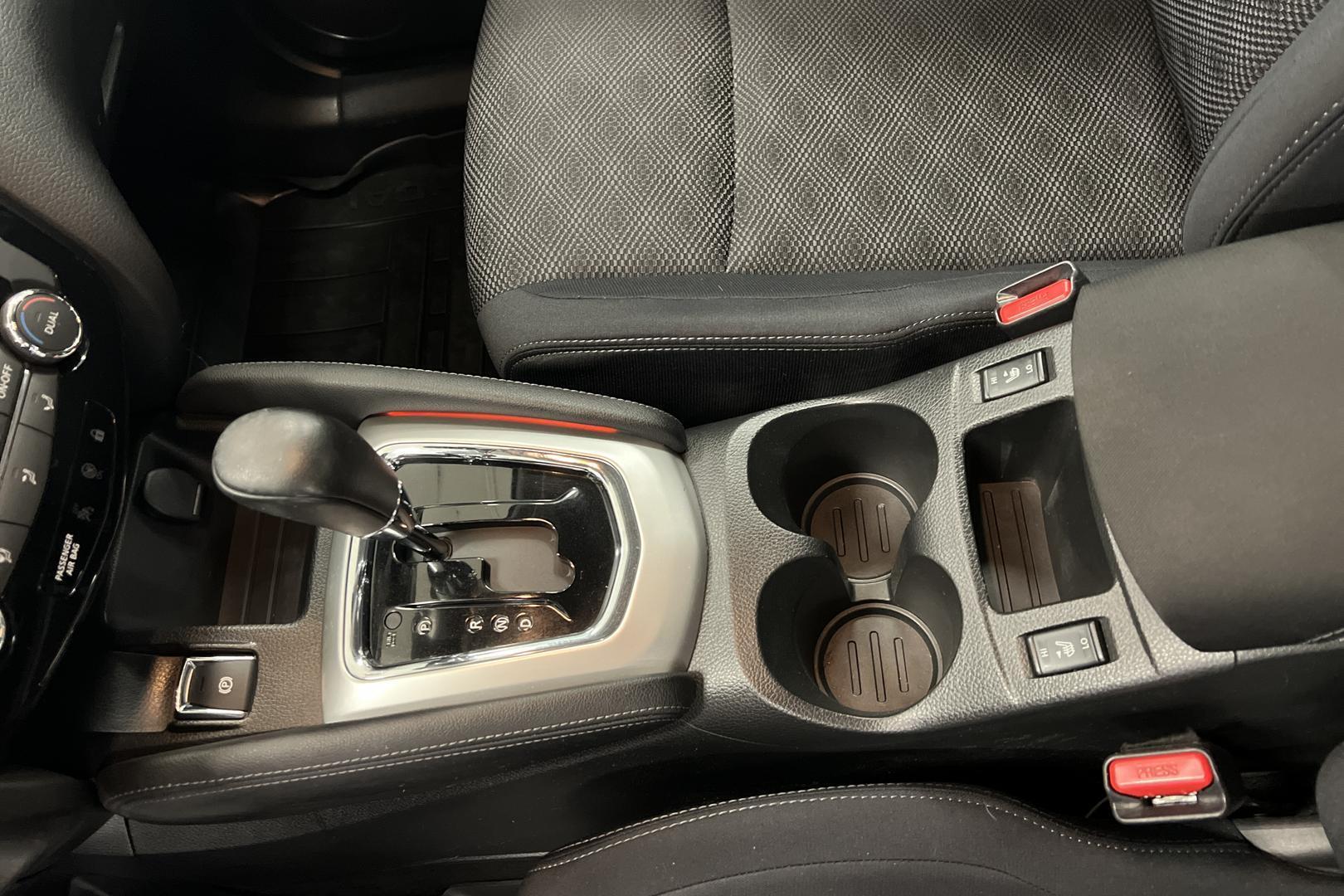 NISSAN Qashqai 2015