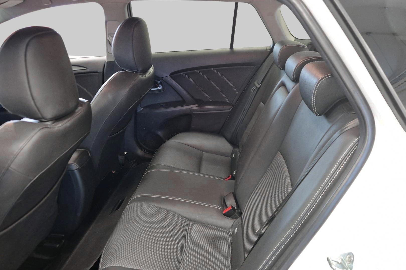 TOYOTA Avensis 2017
