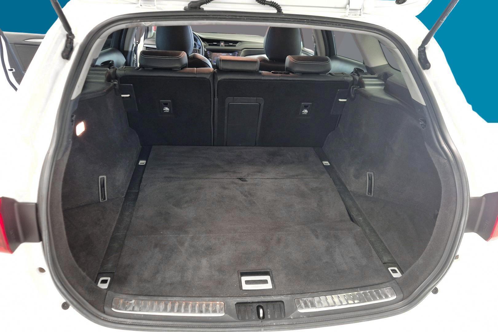 TOYOTA Avensis 2017