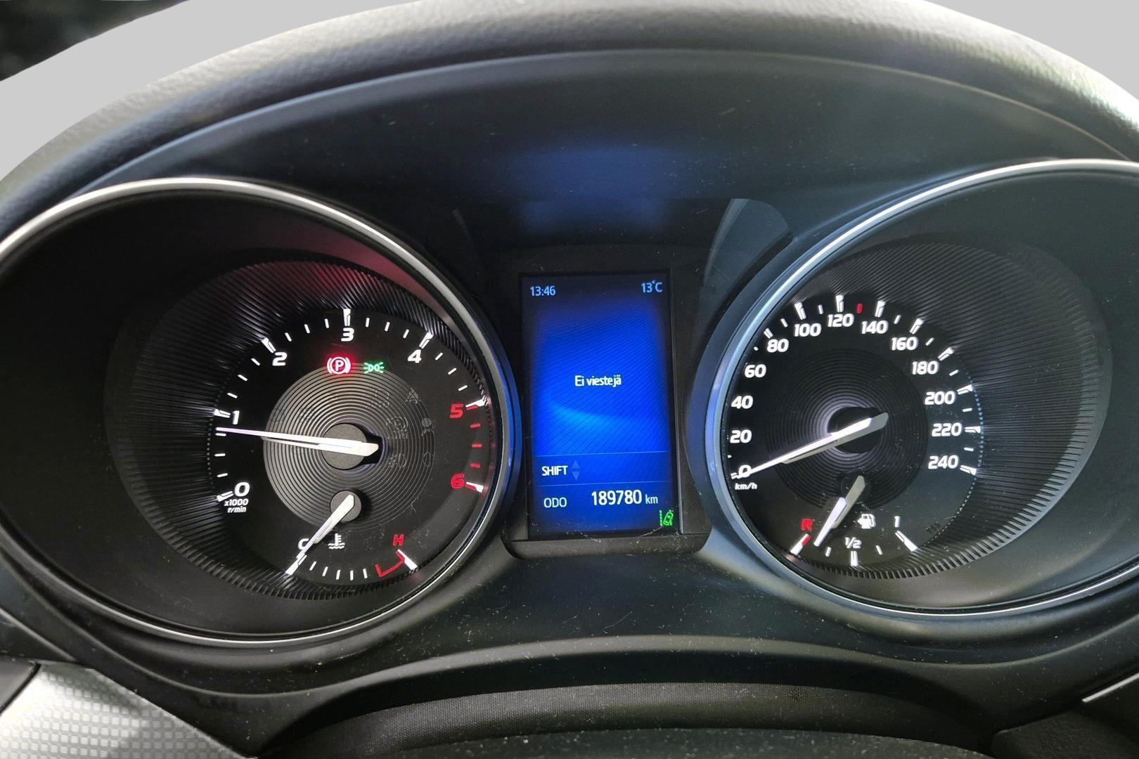 TOYOTA Avensis 2017