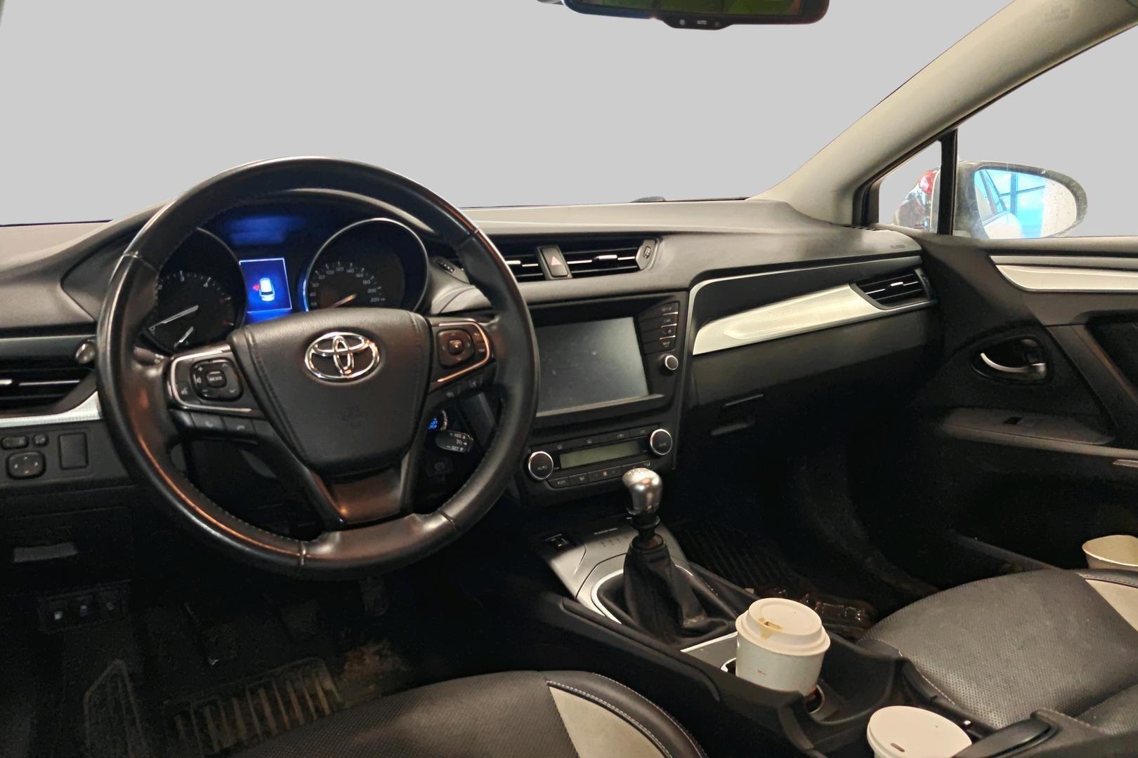 TOYOTA Avensis 2017
