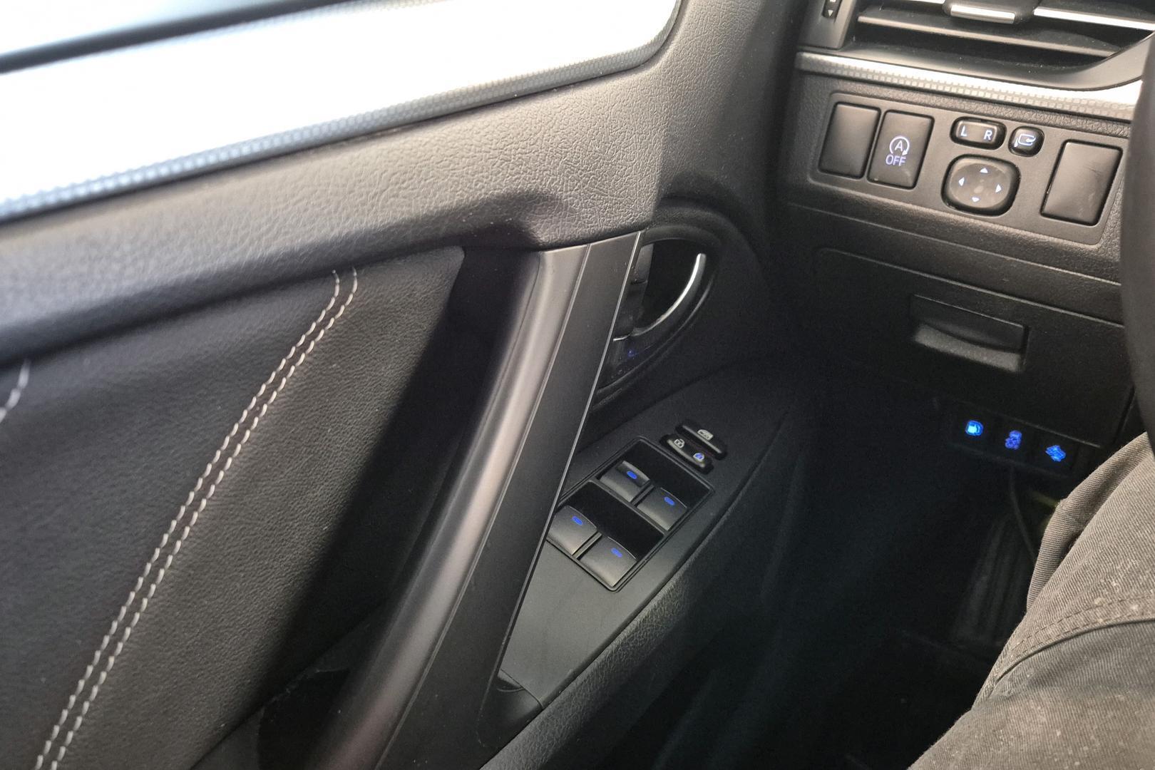 TOYOTA Avensis 2017