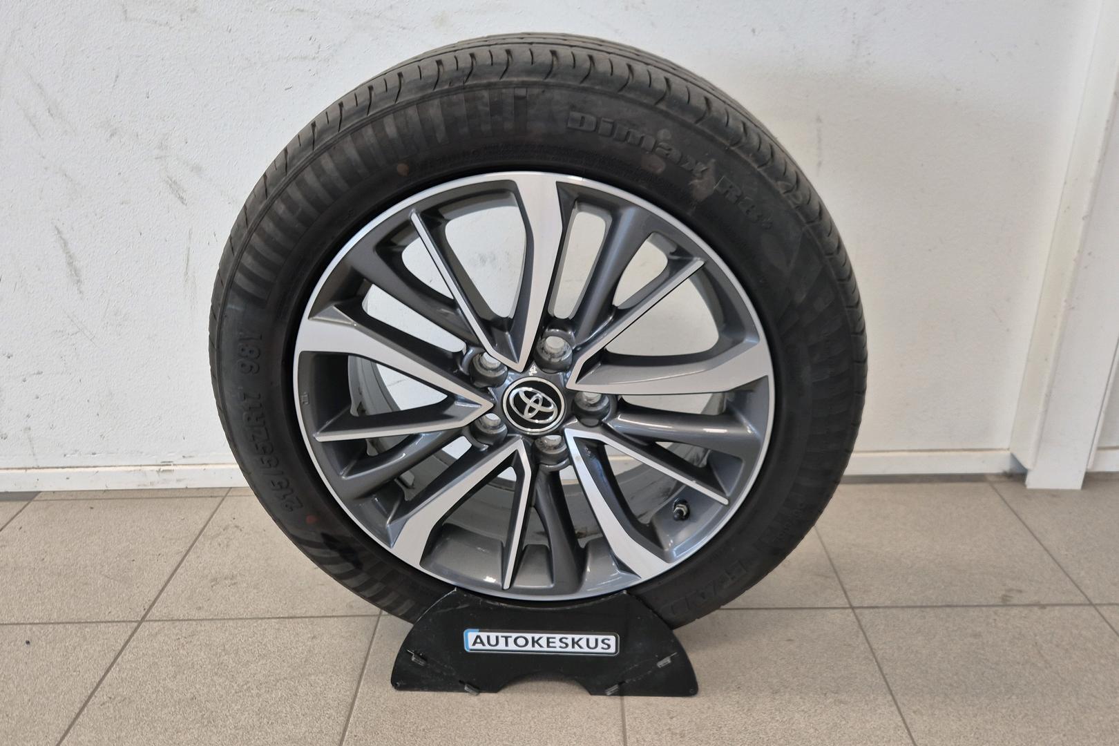 TOYOTA Avensis 2017