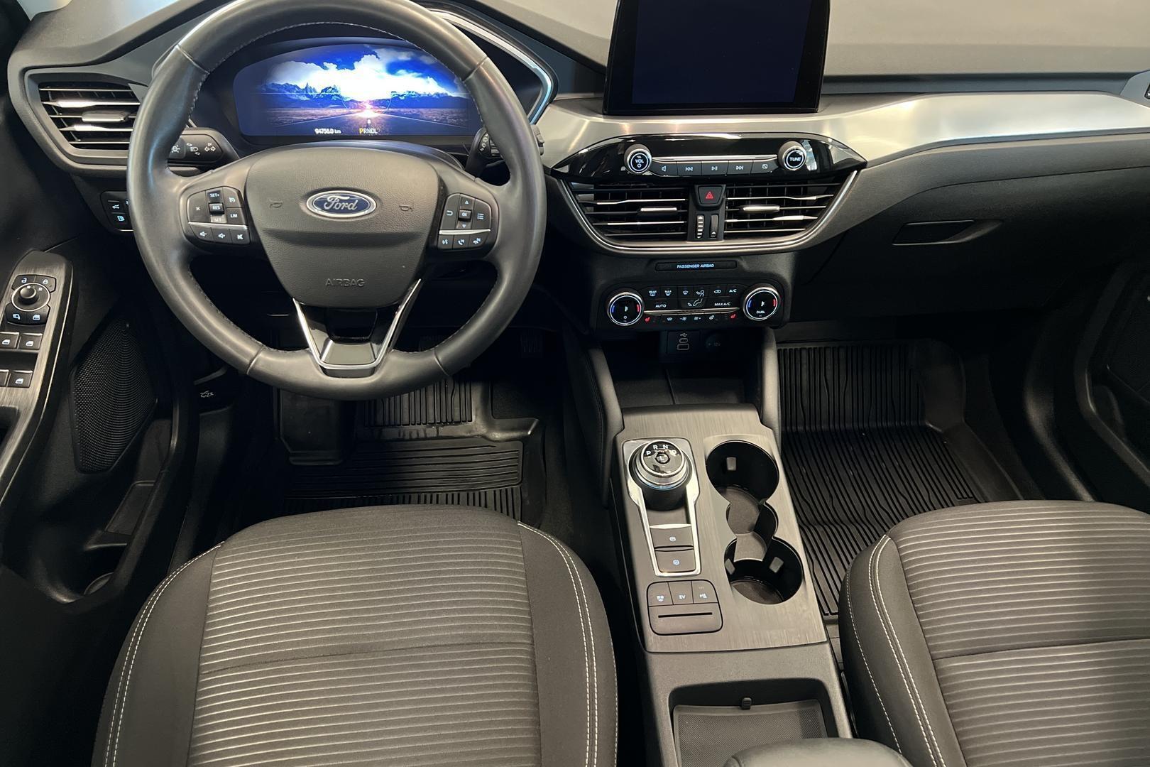 FORD Kuga 2023