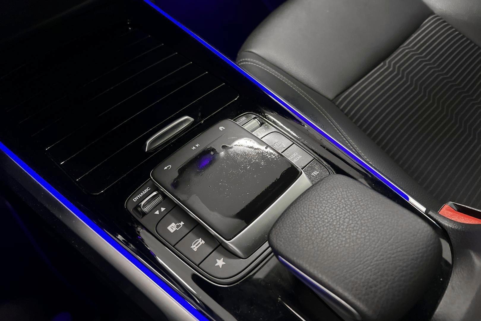 MERCEDES-BENZ EQB 2022