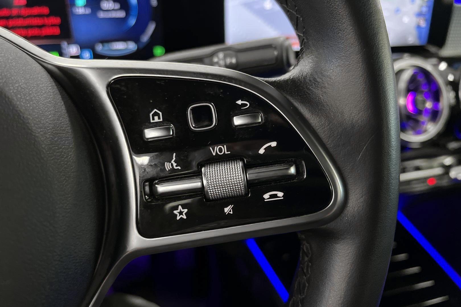 MERCEDES-BENZ EQB 2022