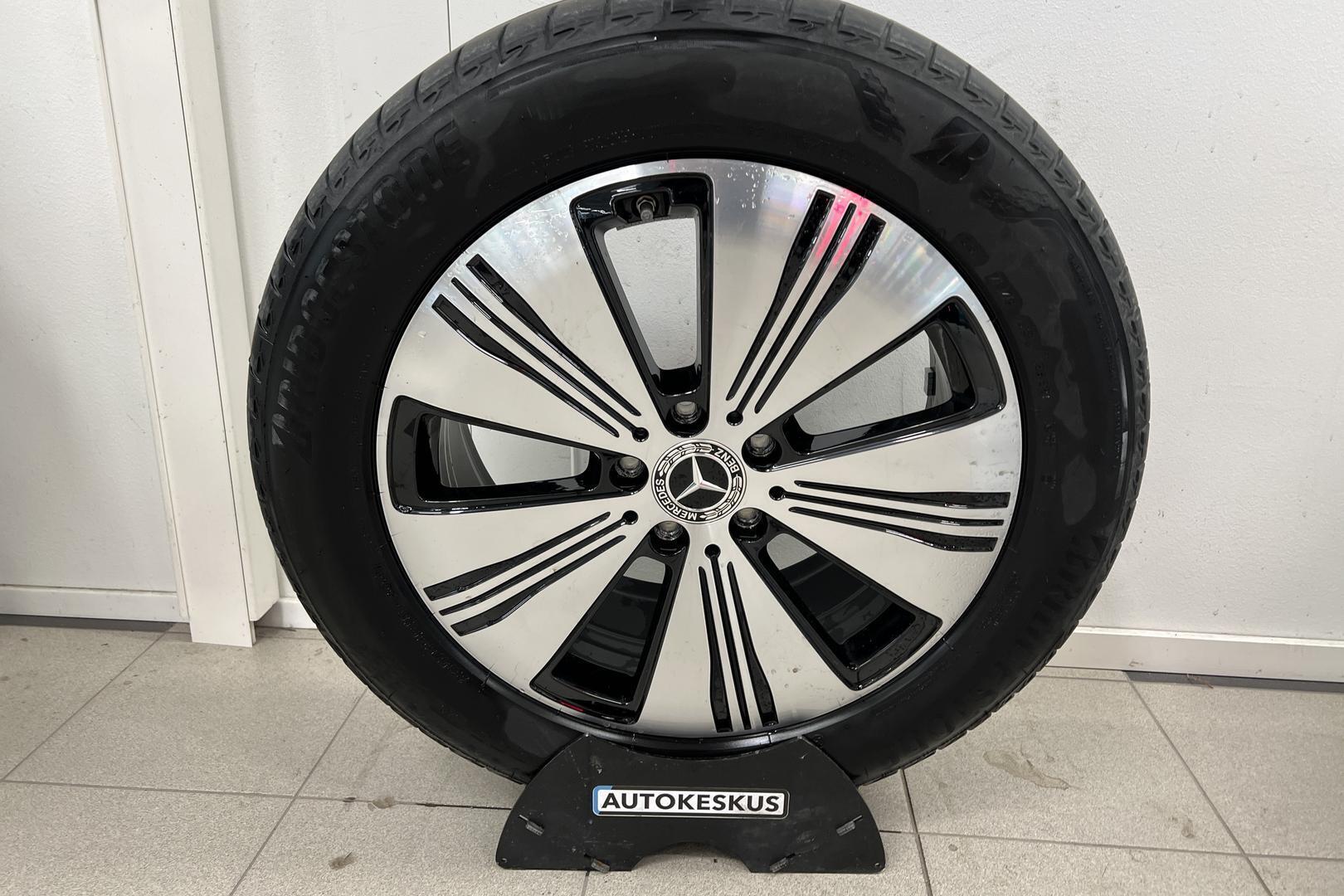 MERCEDES-BENZ EQB 2022