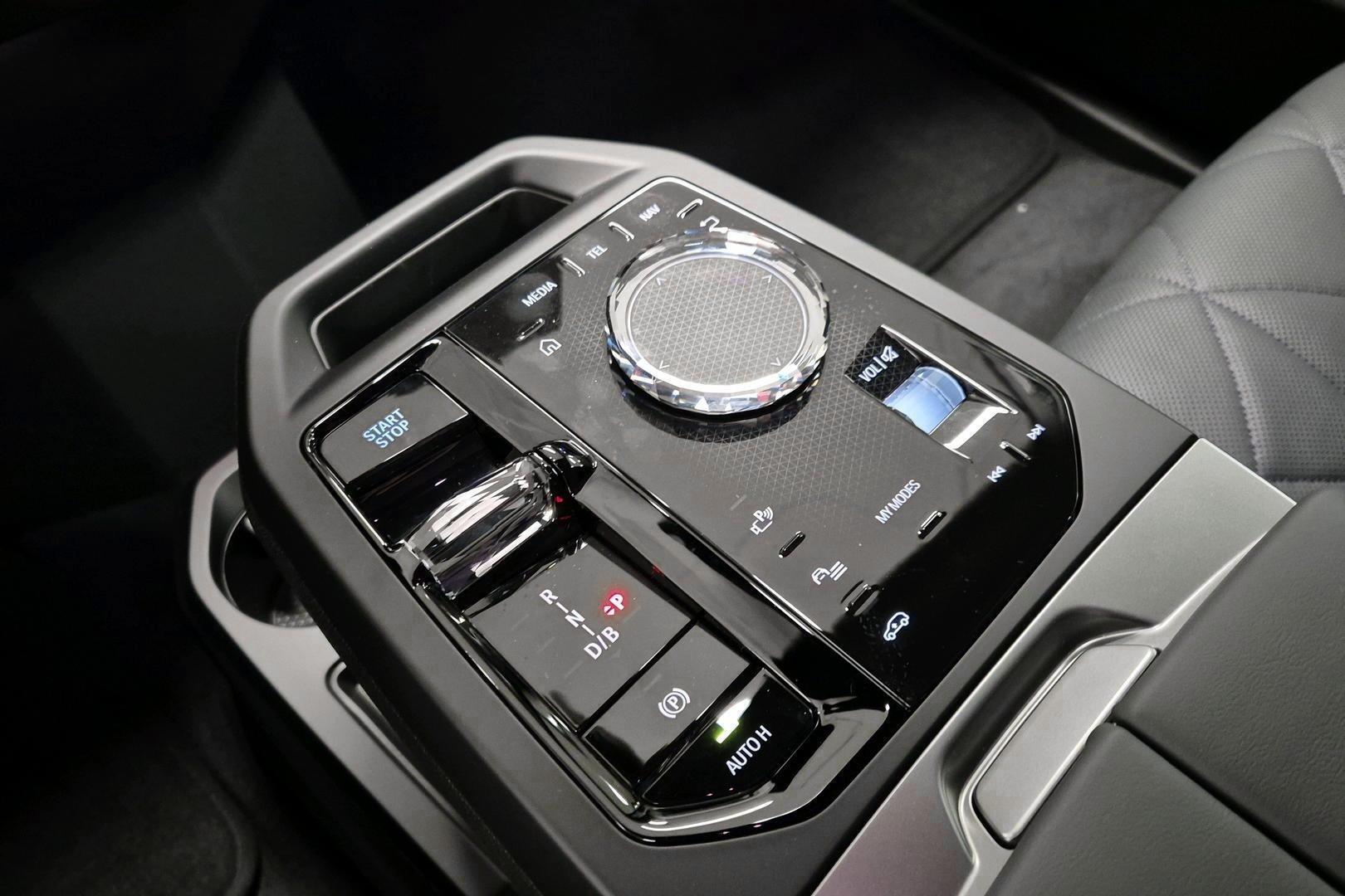 BMW iX 2026