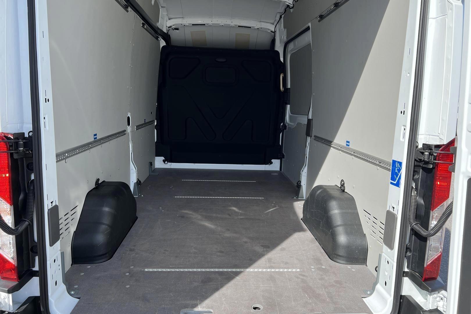FORD TRANSIT 12