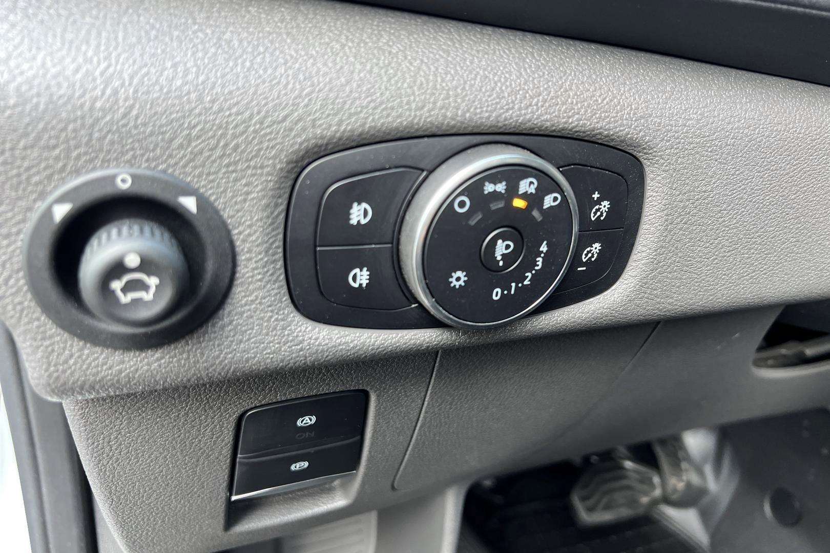 FORD TRANSIT 19