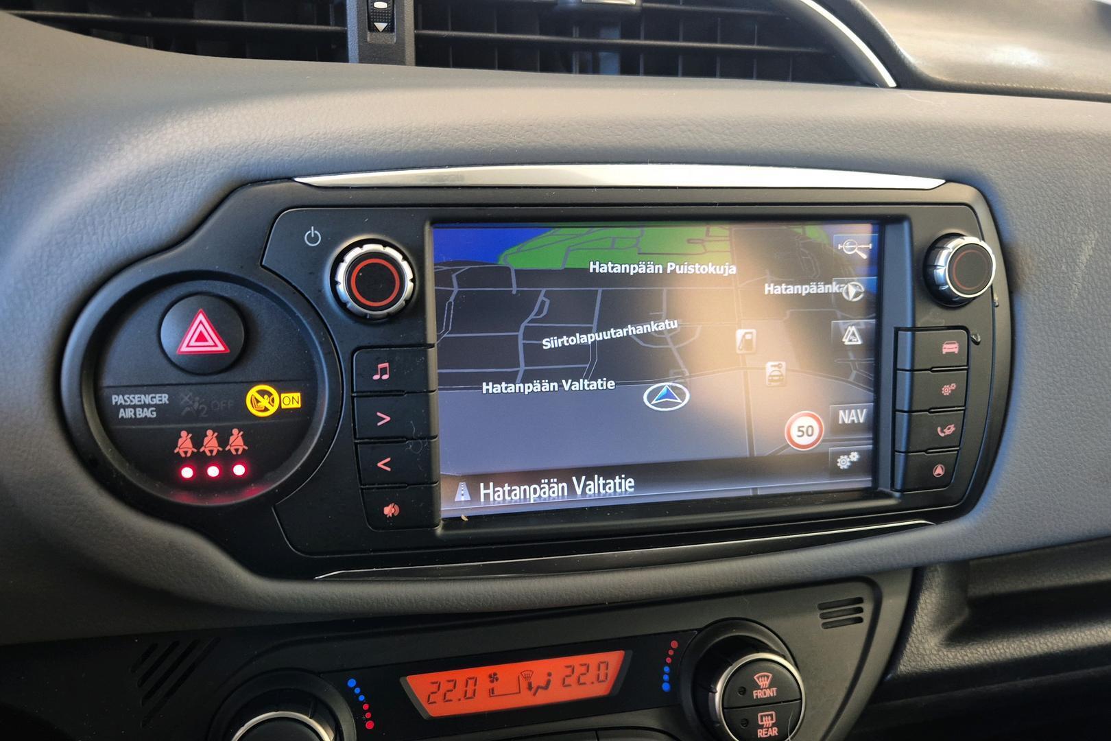 TOYOTA Yaris 2015