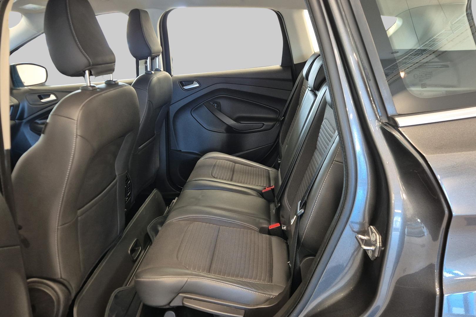 FORD Kuga 10