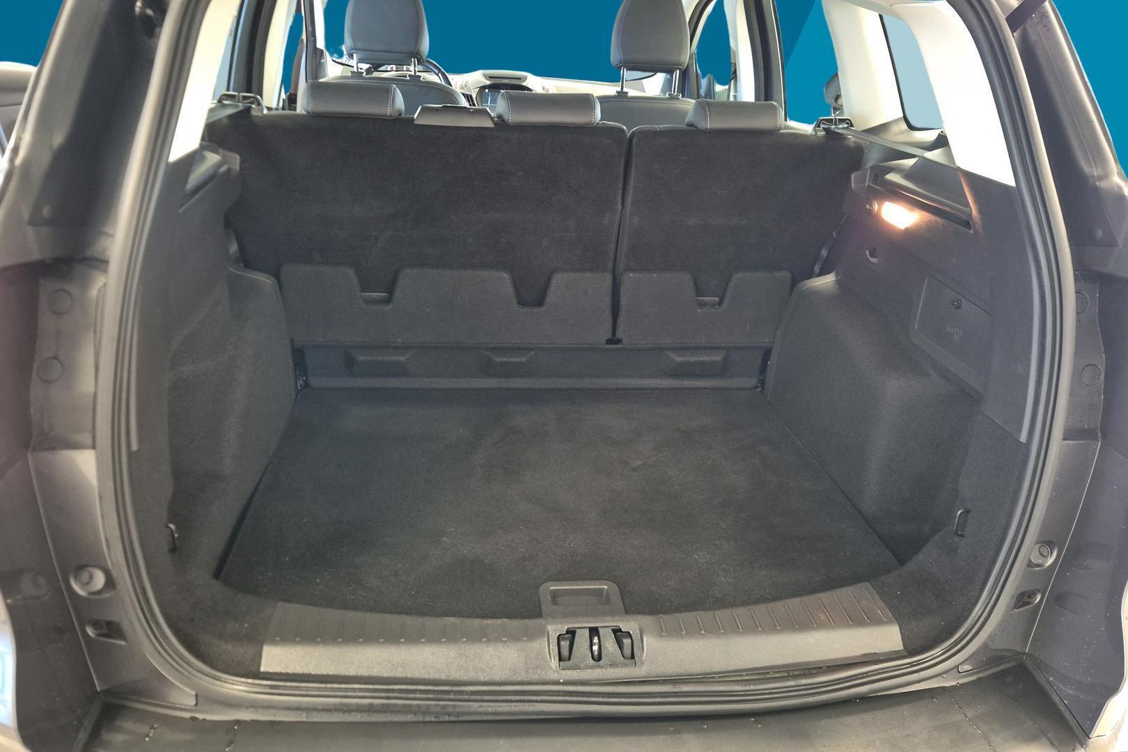 FORD Kuga 12