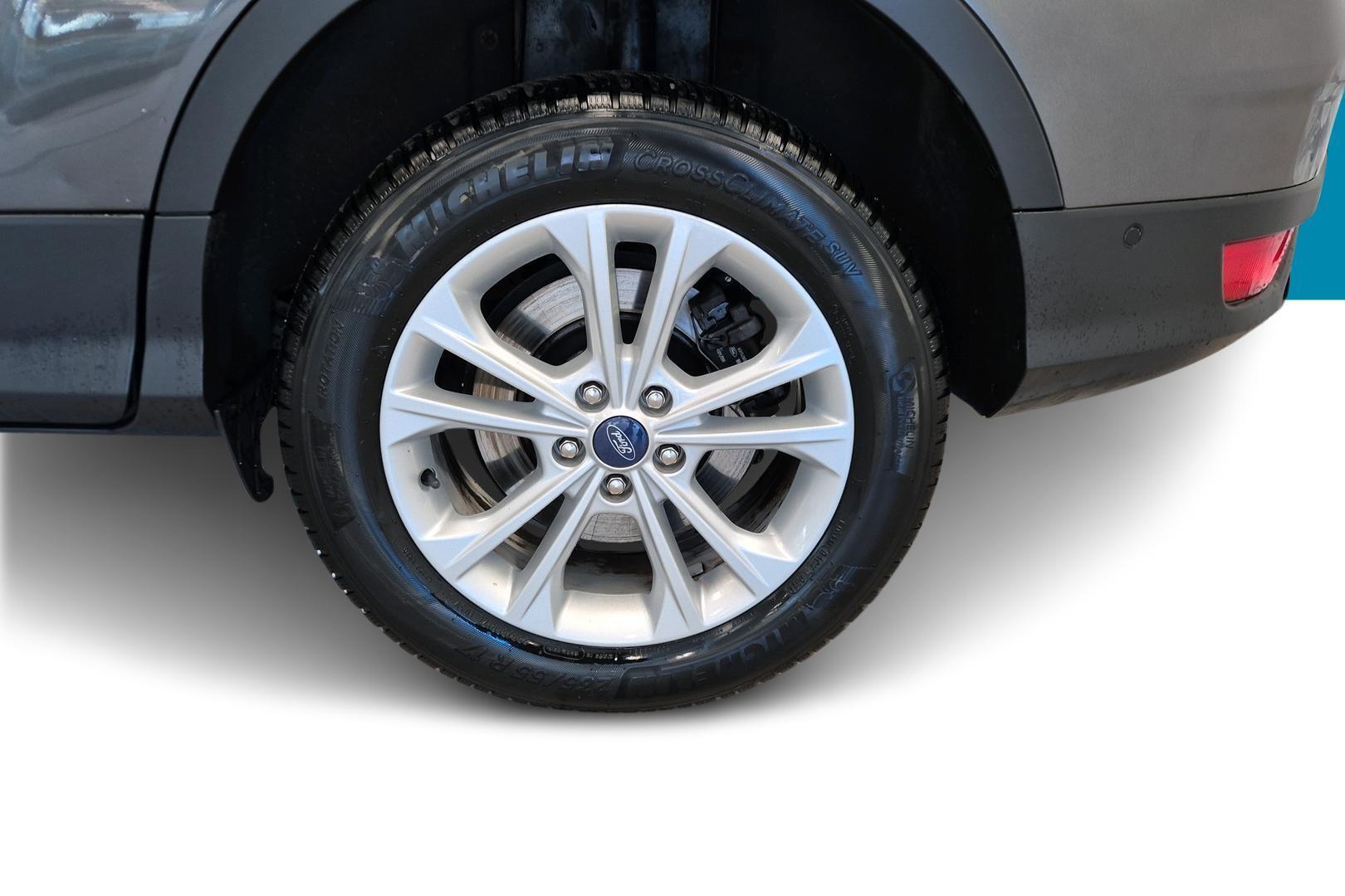 FORD Kuga 13