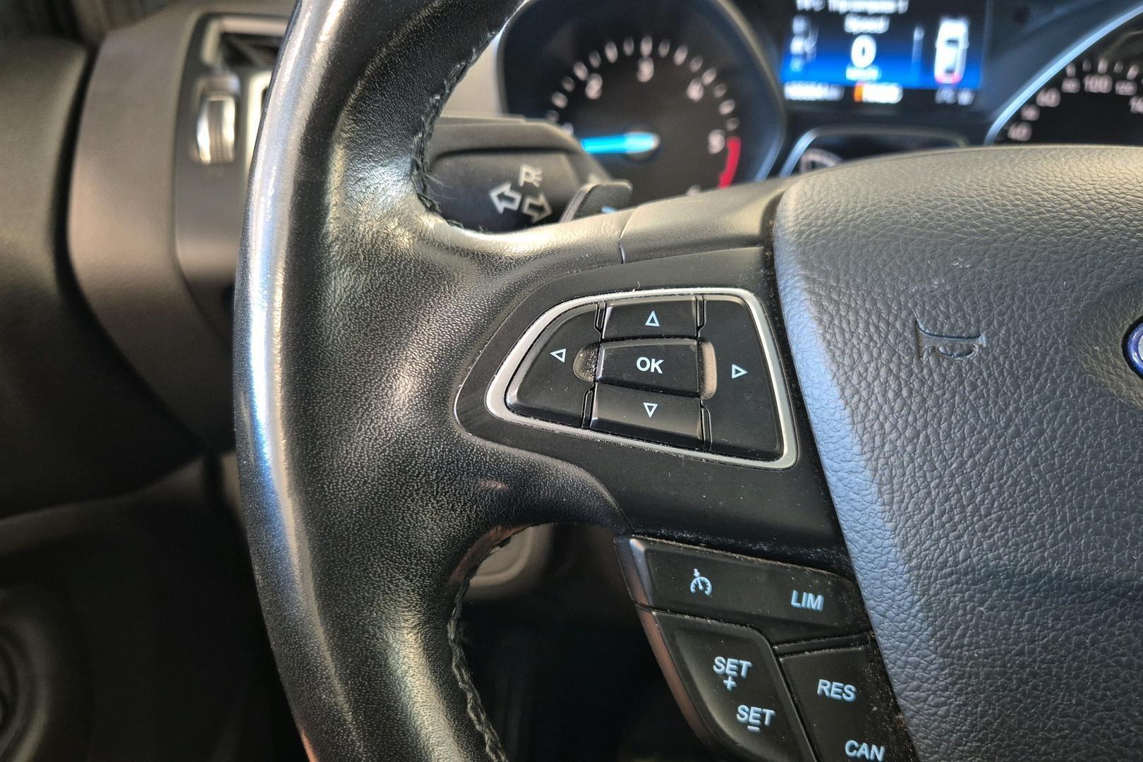 FORD Kuga 19